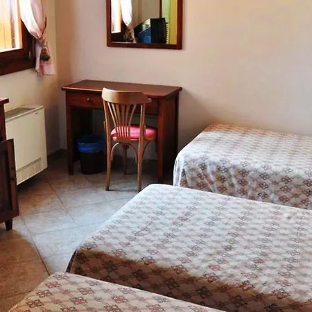 Leo Hotel 4*