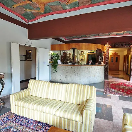 Hotel Leo 4*