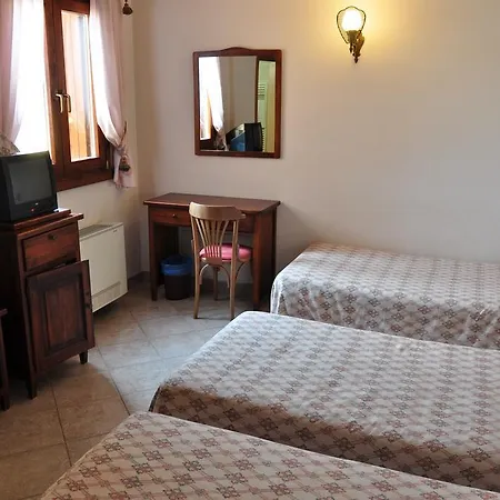 Hotel Leo
